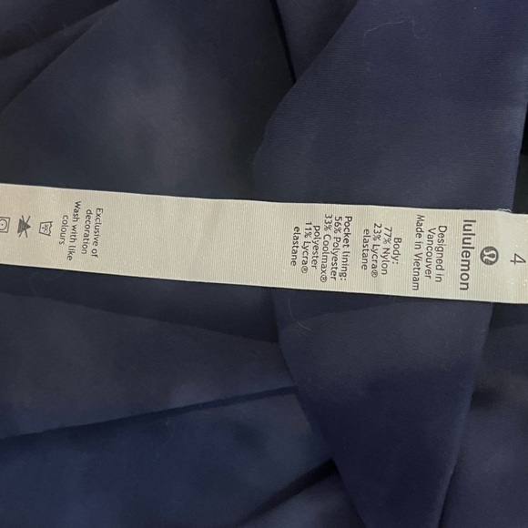 LuluLemon Crop Navy Leggings - Picture 3 of 4